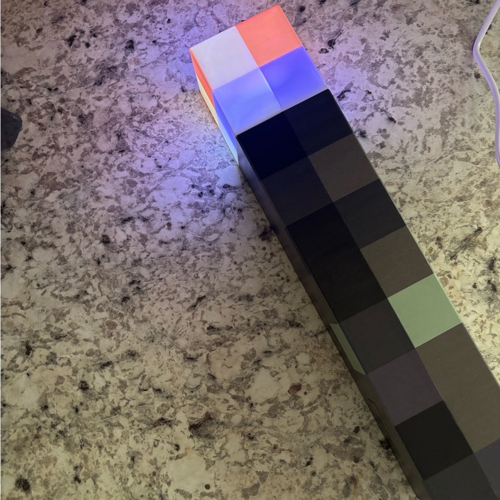 Minecraft torch LED Color-Changing nightlight - Picture 3 of 10